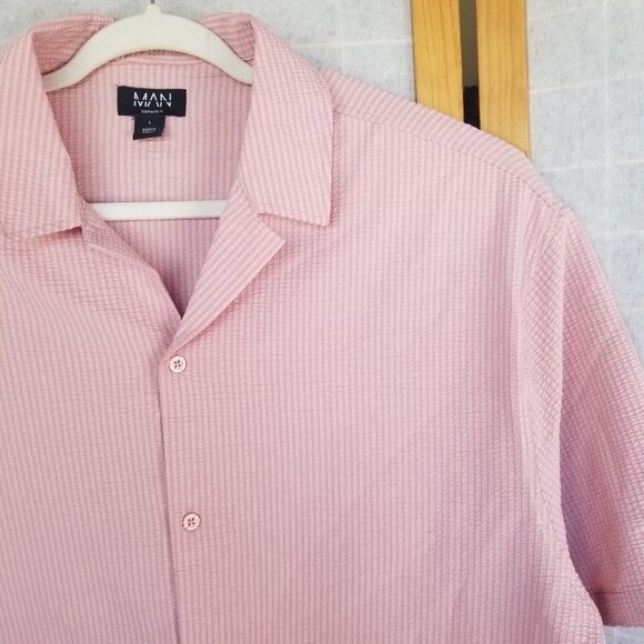 Boohoo Man Oversized Seersucker Stripe Collared Shirt Pink Size Large - Picture 2 of 6